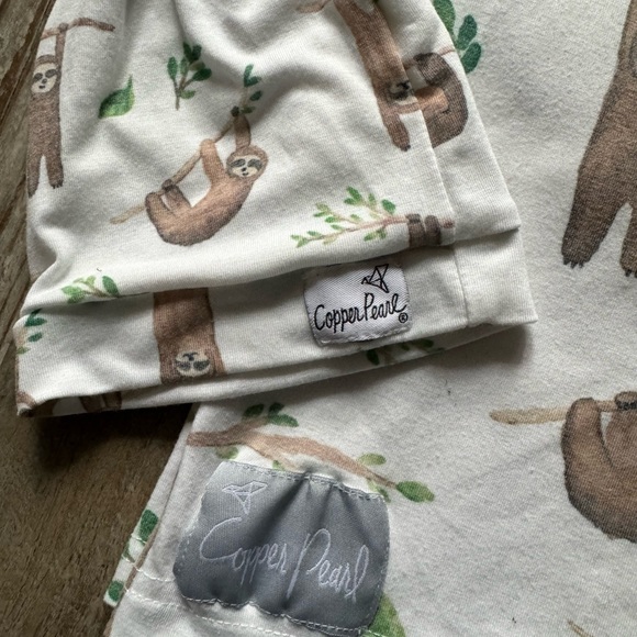 Sloth Multi Use Baby Car Seat and Nursing Cover Sweet Jojo Design Hat - Picture 4 of 4